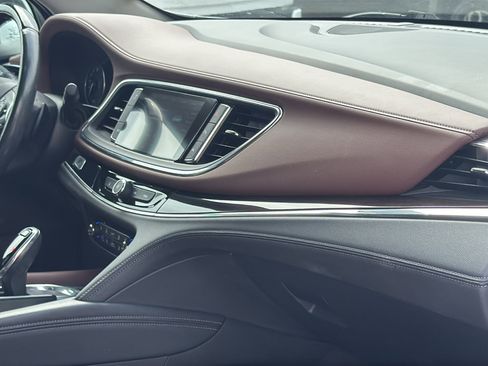 Used 2020 Buick Enclave Avenir w/ Avenir Technology Package image 30