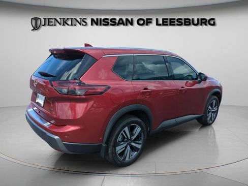 Certified 2025 Nissan Rogue SL FWD image 6