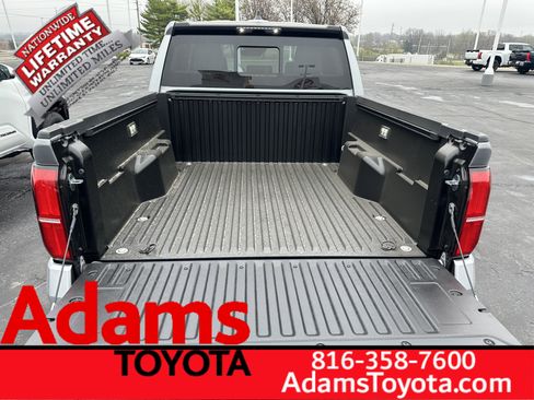 Used 2026 Toyota Tacoma SR5 w/ SR5 Upgrade Package AWD/4WD image 7