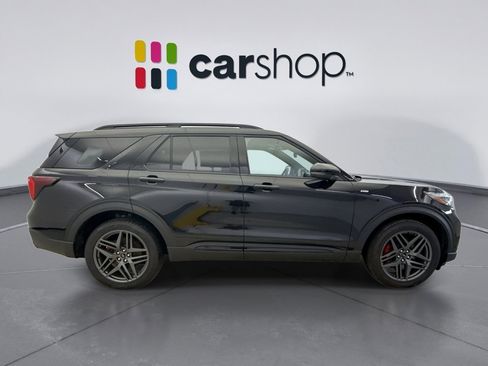Used 2025 Ford Explorer ST-Line w/ ST-Line Street Pack AWD/4WD image 6