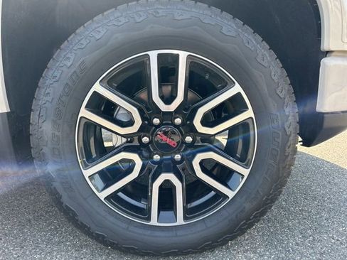 New 2026 GMC Sierra 1500 AT4 w/ AT4 Premium Package AWD/4WD image 7