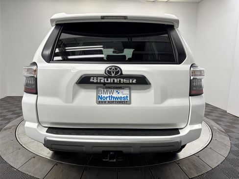 Used 2022 Toyota 4Runner TRD Off-Road Premium w/ Moonroof Package AWD/4WD image 15