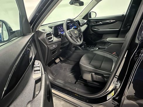 Used 2024 Chevrolet TrailBlazer LT FWD image 19