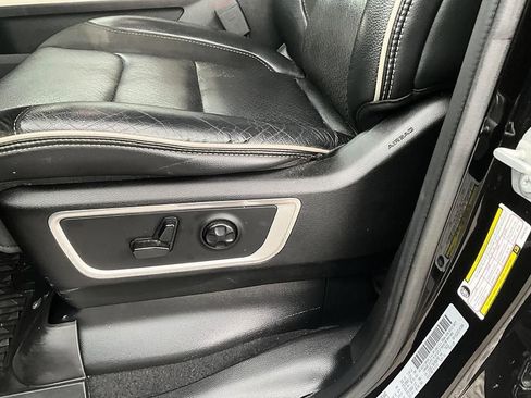 Used 2019 RAM 1500 Laramie AWD/4WD image 15