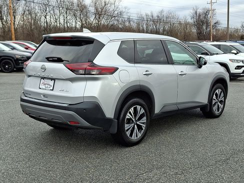 Used 2022 Nissan Rogue SV image 6