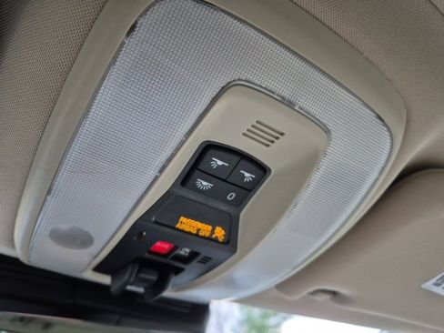 Used 2016 Volvo XC70 T5 Platinum image 31