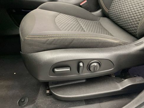 Used 2020 GMC Terrain SLE w/ Driver Convenience Package AWD/4WD image 13