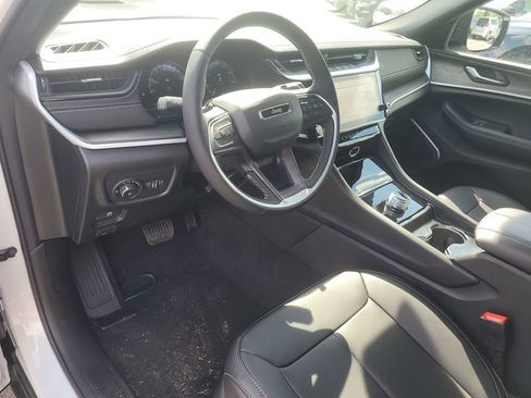 New 2026 Jeep Grand Cherokee Limited RWD image 18