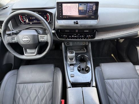 Certified 2025 Nissan Rogue Platinum w/ Platinum Premium Package FWD image 2