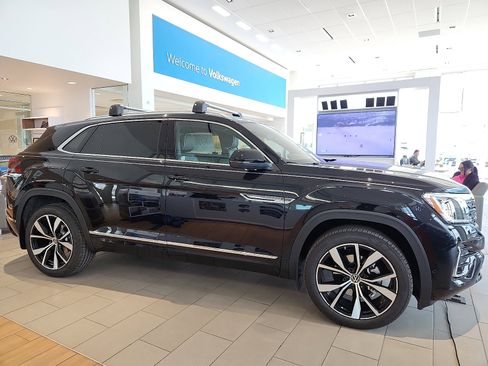 New 2026 Volkswagen Atlas Cross Sport SEL Premium R-Line image 8