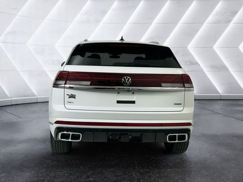 Used 2024 Volkswagen Atlas Cross Sport SEL R-Line AWD/4WD image 5