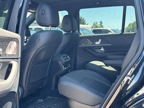 Used 2025 Mercedes-Benz GLS 450 4MATIC image 9