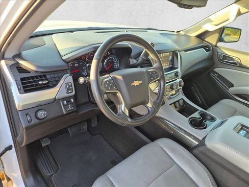Used 2017 Chevrolet Suburban LT w/ Luxury Package RWD image 10