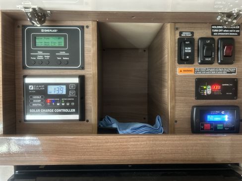 Used 2015 Mercedes-Benz Sprinter 3500 image 87