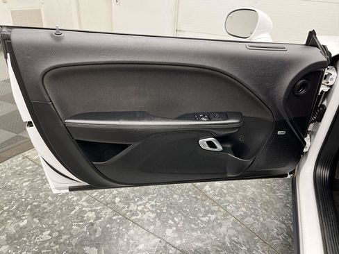 Used 2019 Dodge Challenger SXT w/ Driver Convenience Group RWD image 7