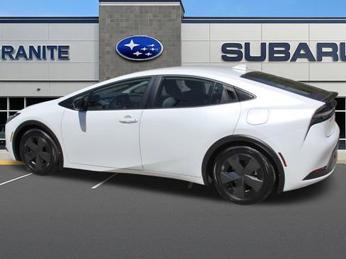 Used 2024 Toyota Prius Prime FWD image 11
