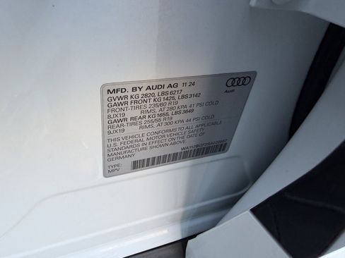 Used 2025 Audi Q6 e-tron Premium w/ Convenience Package image 45