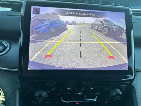 Used 2023 Jeep Grand Cherokee Overland w/ Luxury Tech Group IV image 13