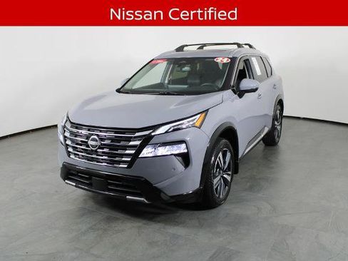 Certified 2024 Nissan Rogue Platinum FWD image 2