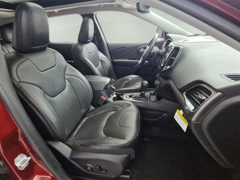 Used 2019 Jeep Cherokee Limited image 27