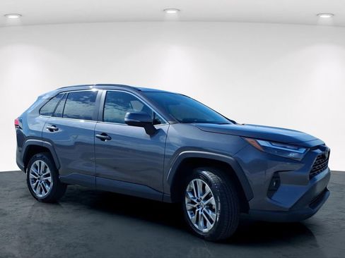 Used 2023 Toyota RAV4 XLE Premium AWD/4WD image 5