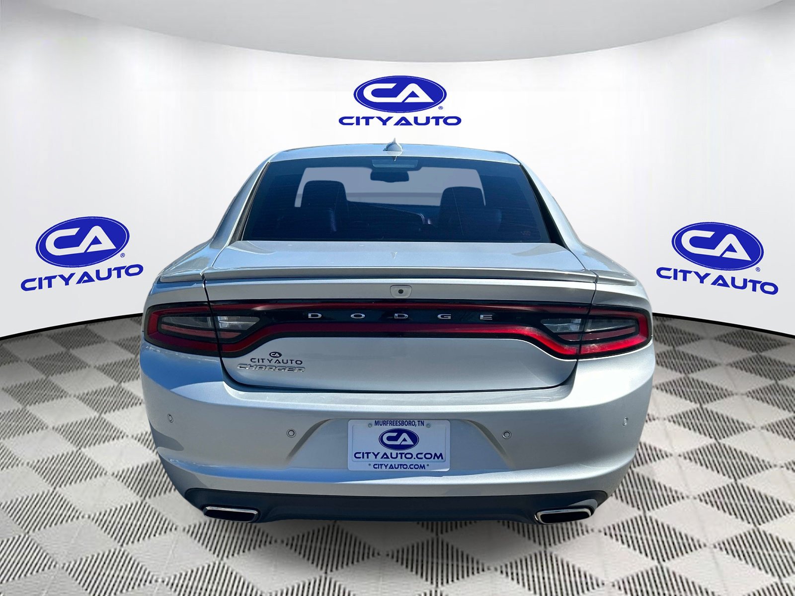 Used 2020 Dodge Charger SXT w/ Plus Group RWD image 4