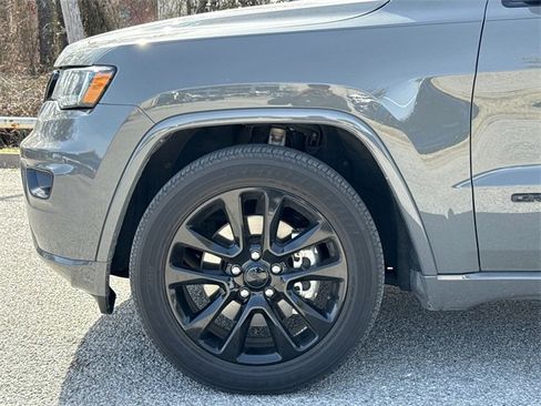 Used 2021 Jeep Grand Cherokee Laredo X image 5