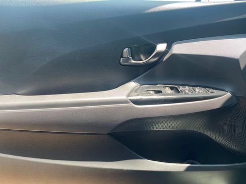 Used 2020 Hyundai Veloster 2.0 FWD image 18