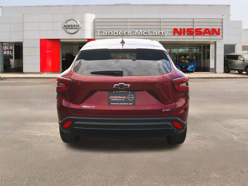 Used 2025 Chevrolet Trax RS w/ Sunroof Package image 5