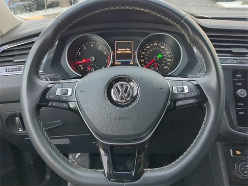 Certified 2021 Volkswagen Tiguan SE image 28