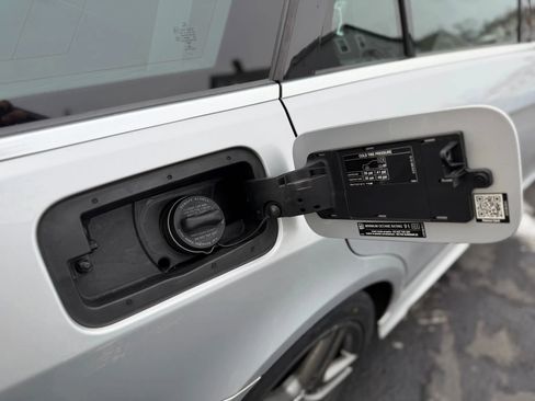 Used 2014 Mercedes-Benz E 350 4MATIC Wagon image 53