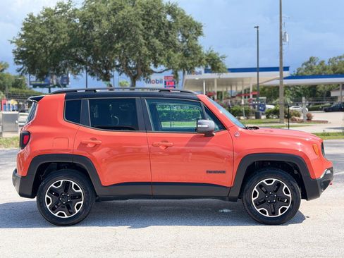 Used 2016 Jeep Renegade Trailhawk AWD/4WD image 6