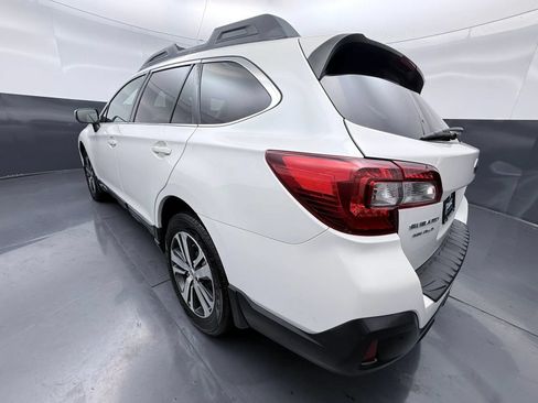 Used 2018 Subaru Outback 3.6R Limited AWD/4WD image 5