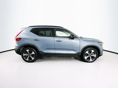 Used 2023 Volvo XC40 B4 Plus FWD image 10