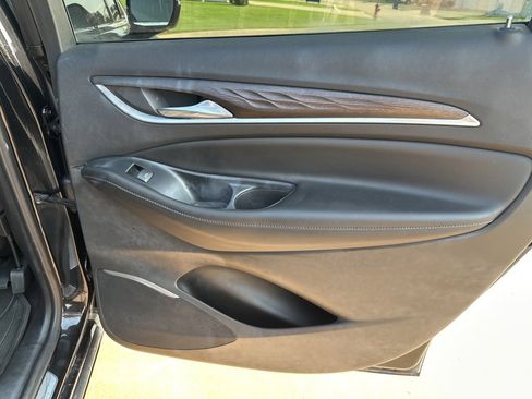 Used 2022 Buick Enclave Avenir w/ Avenir Technology Package image 40