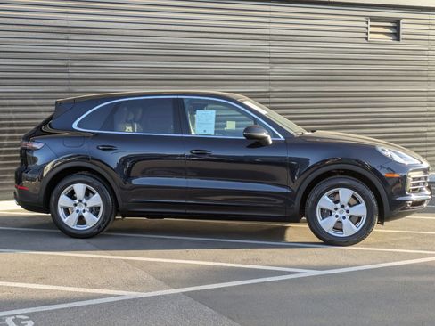 Certified 2023 Porsche Cayenne image 8