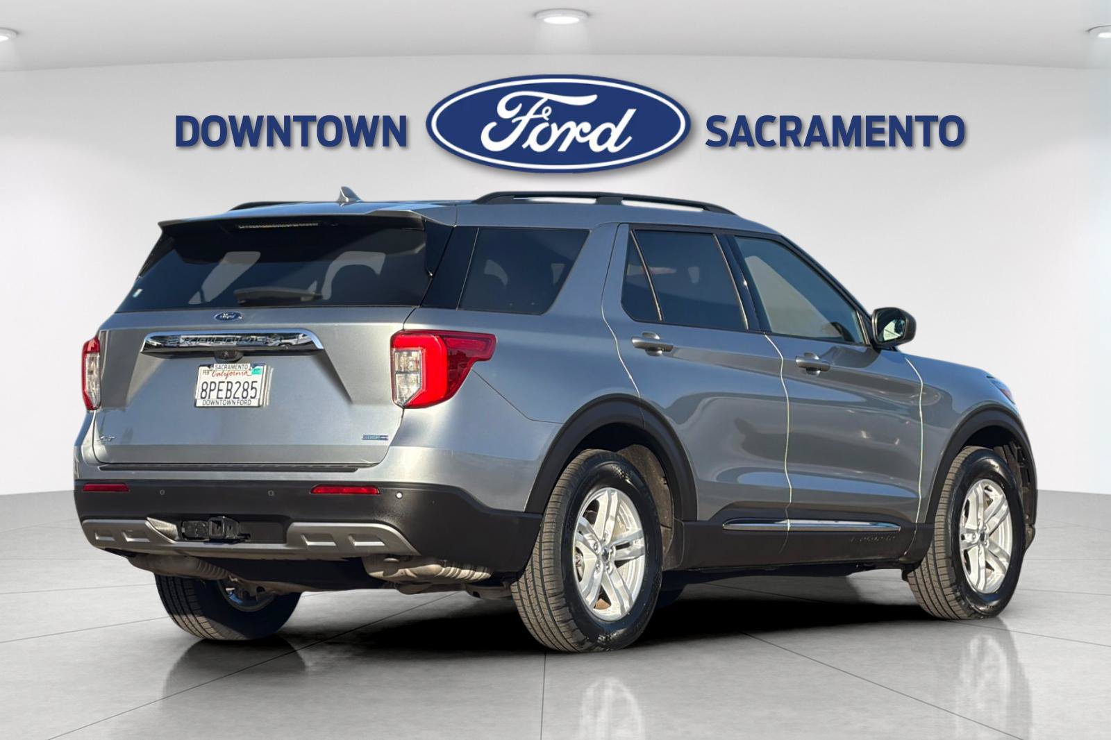 Used 2020 Ford Explorer XLT w/ Equipment Group 202A AWD/4WD image 6
