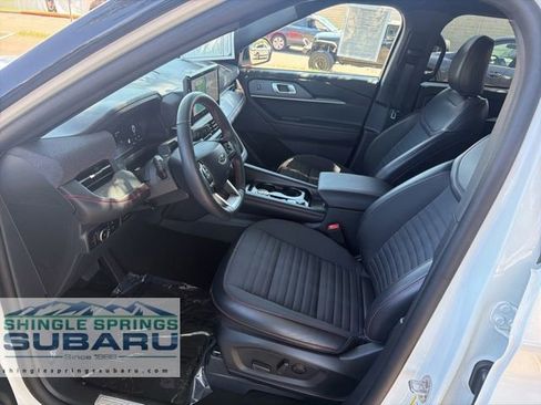 Used 2025 Ford Explorer ST-Line w/ ST-Line Street Pack AWD/4WD image 32