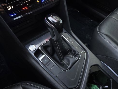 Used 2024 Volkswagen Tiguan SE image 18