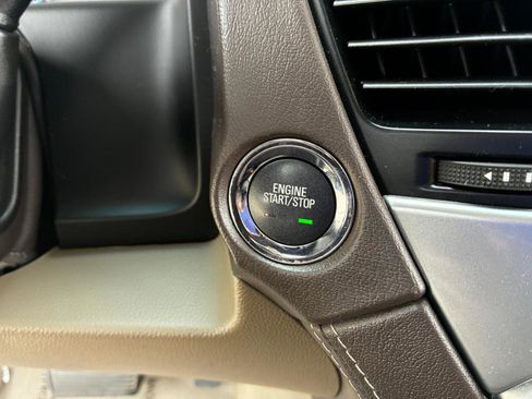 Used 2020 Chevrolet Suburban Premier image 30