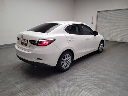 Used 2017 Toyota Yaris iA image 9