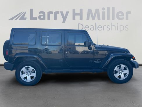 Used 2012 Jeep Wrangler Unlimited Sahara w/ Connectivity Group image 6