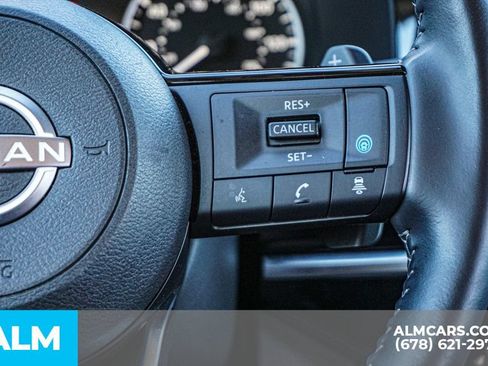 Used 2025 Nissan Pathfinder SL FWD image 31
