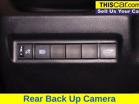 Used 2019 Toyota RAV4 XLE FWD image 21