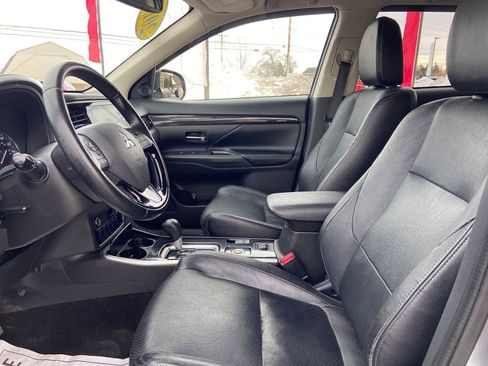 Used 2017 Mitsubishi Outlander SEL image 11
