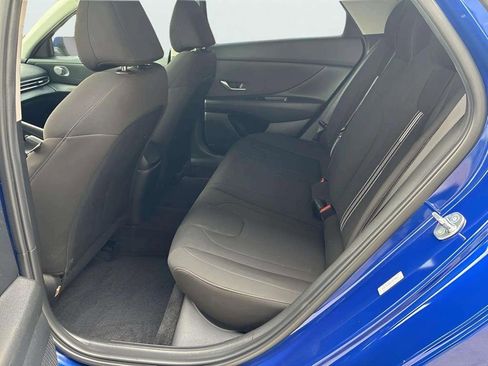 Used 2023 Hyundai Elantra SEL w/ Cargo Package image 10