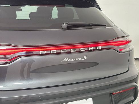 Certified 2023 Porsche Macan S AWD/4WD image 17