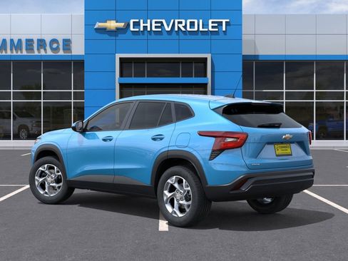 New 2026 Chevrolet Trax LS w/ LS Convenience Package FWD image 4