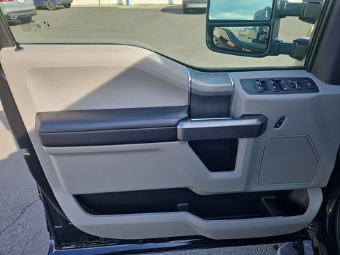 Used 2022 Ford F350 XLT w/ XLT Premium Package AWD/4WD image 11