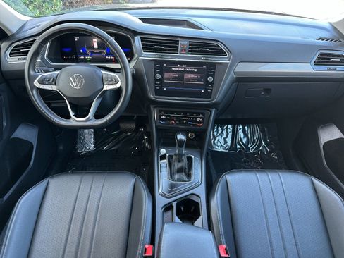 Used 2023 Volkswagen Tiguan SE image 15